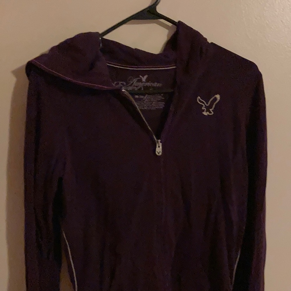 American eagle medium zip up hoodie - dark maroon color.